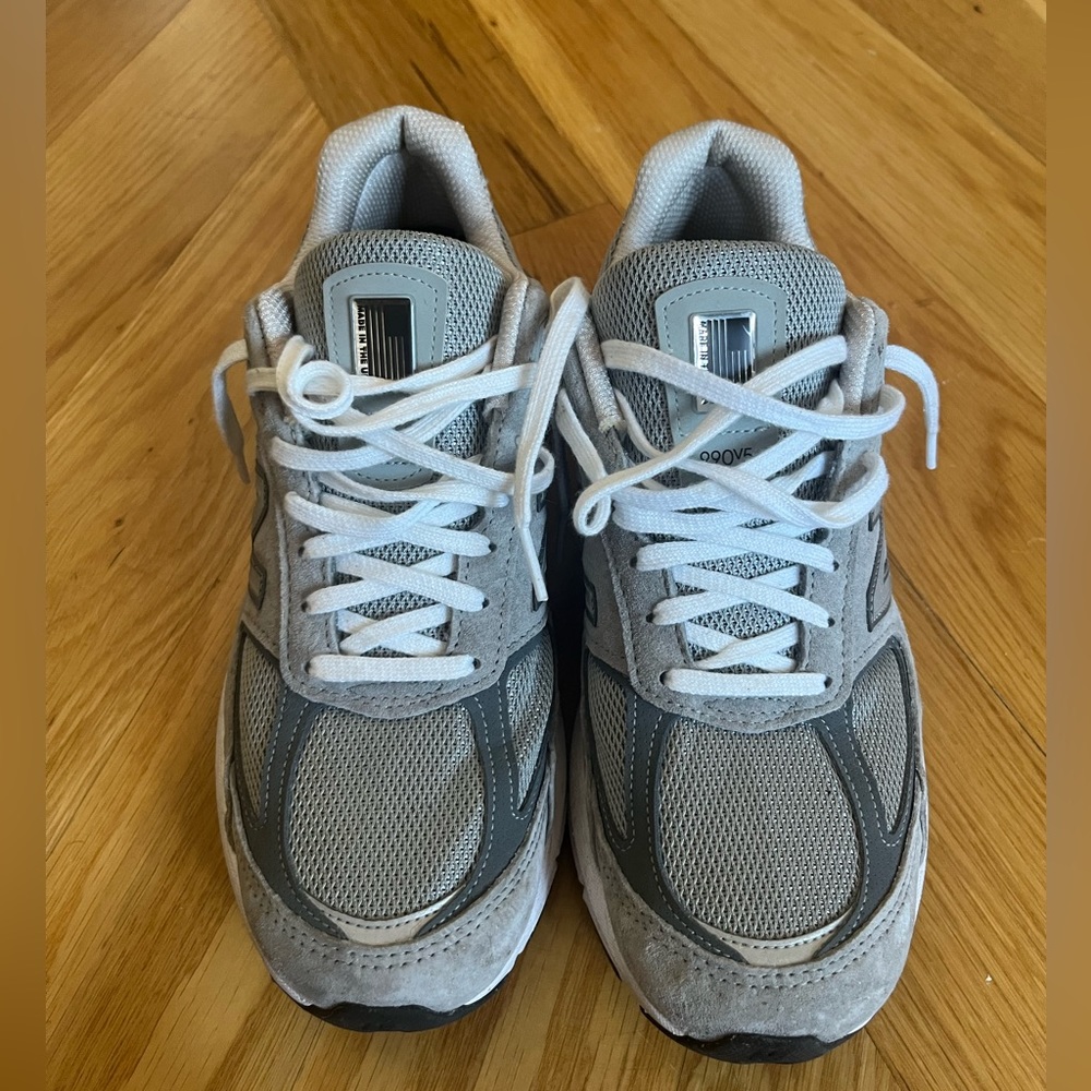 New Balance 990v5